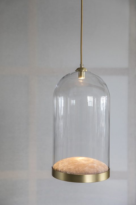 Gehoorzaamheid ballon ontwerper Glazen stolpen met licht op Beurs Plug uit België - Kunst & Licht
